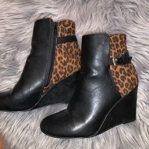Black leather leopard wedges